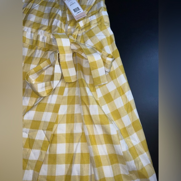 BCBGeneration Yellow Gingham V-Neck Wrap Dress Size Small NWT - Picture 3 of 9